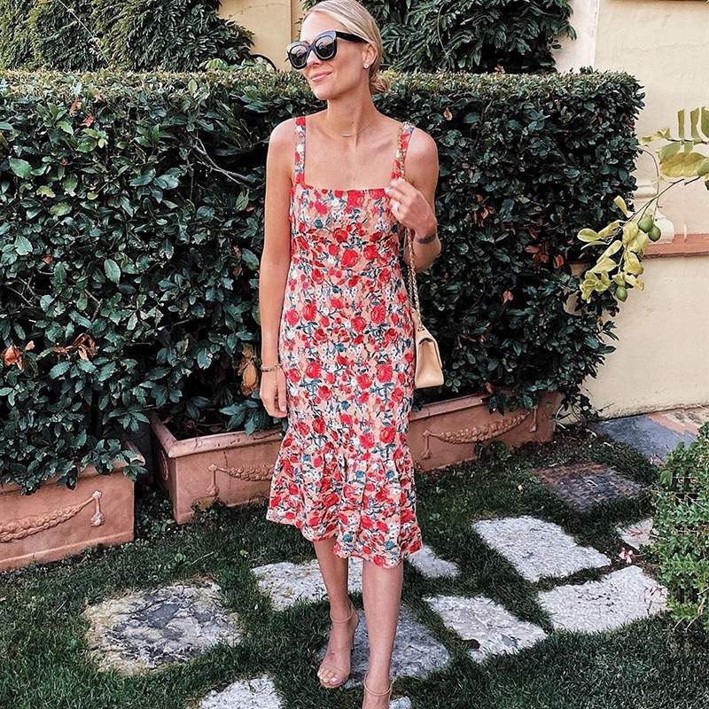 Sexy Suspender Maxi Dress – Bold, Flowy & Irresistibly Chic