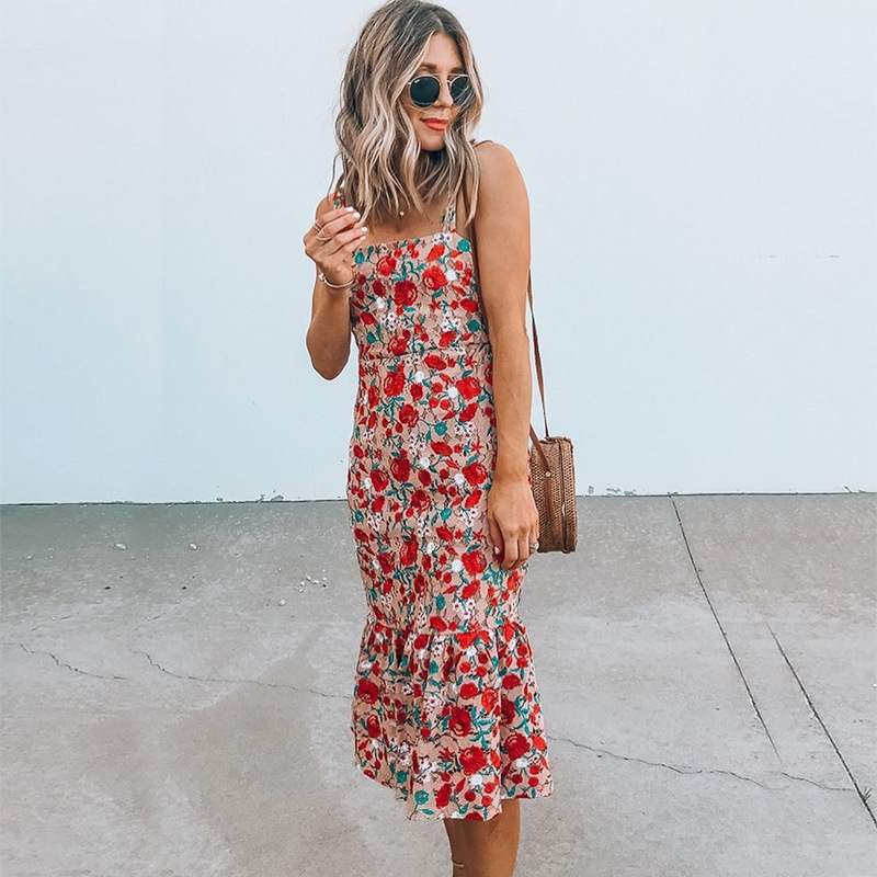 Sexy Suspender Maxi Dress – Bold, Flowy & Irresistibly Chic