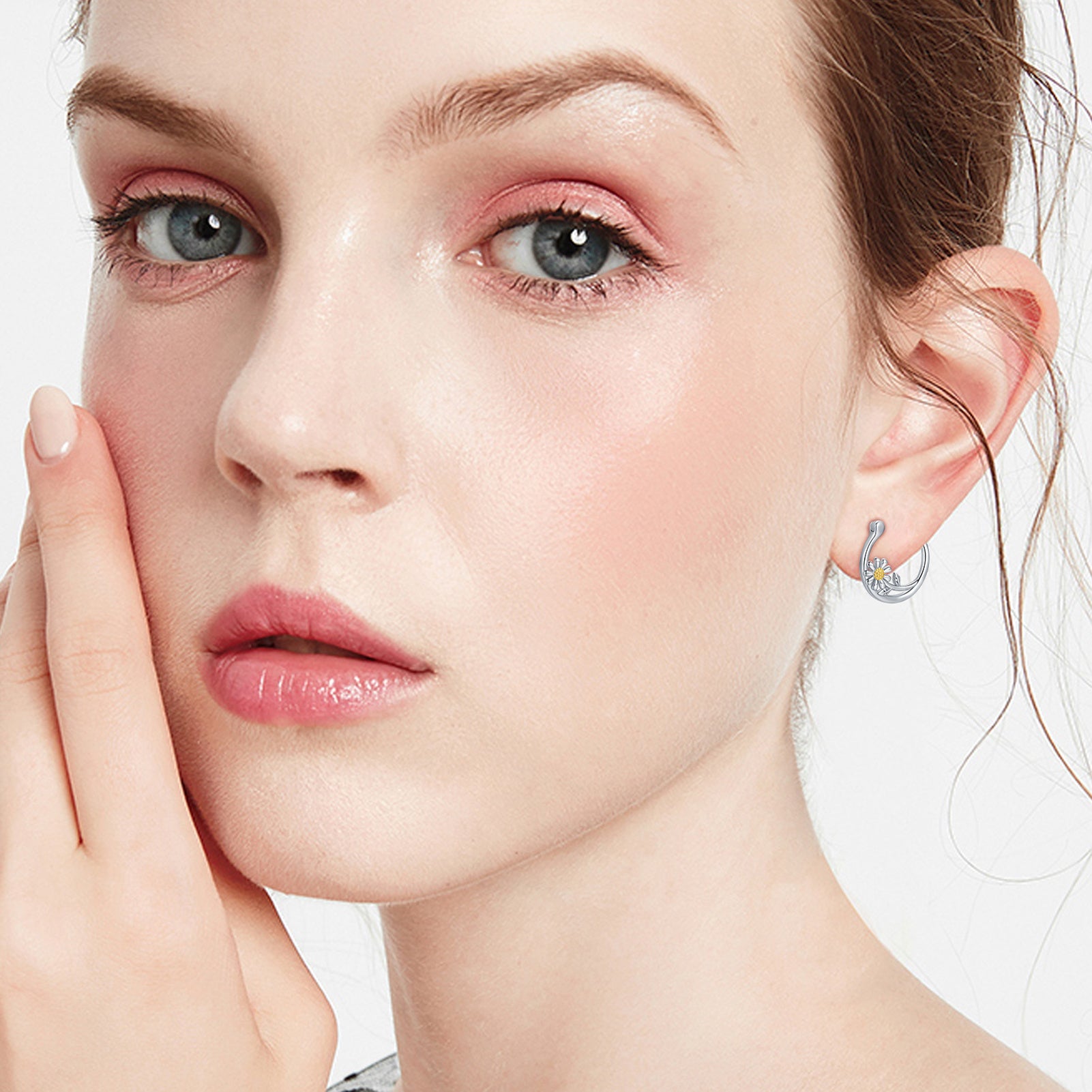 Daisy Small  Hoop Earrings