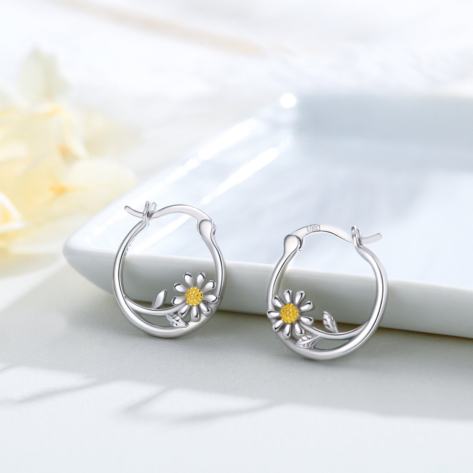 Daisy Small  Hoop Earrings