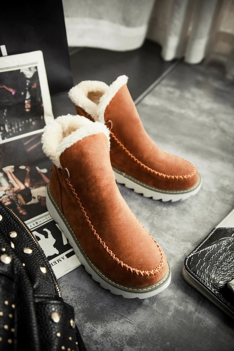 Step Into Comfort with Fashionable Snow Boots