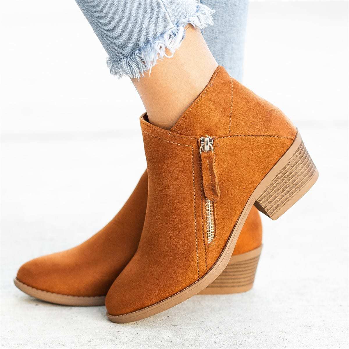 Sleek & Simple: Women’s Side Zipper Ankle Boots