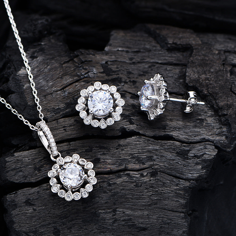 Exquisite 925 Sterling Silver Two-Piece Jewelry Set