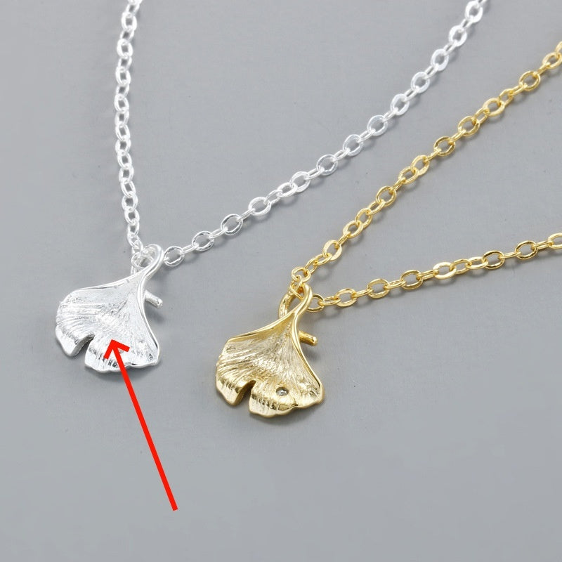 A Beautiful 925 Silver Necklace with a Ginkgo Leaf Motif”