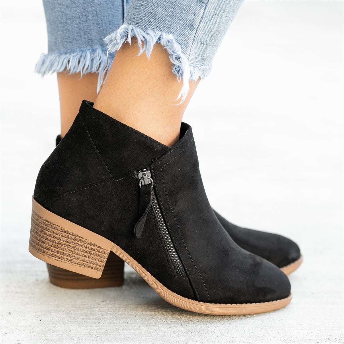 Sleek & Simple: Women’s Side Zipper Ankle Boots