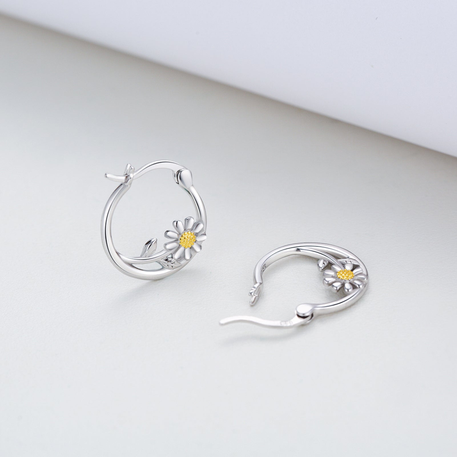 Daisy Small  Hoop Earrings