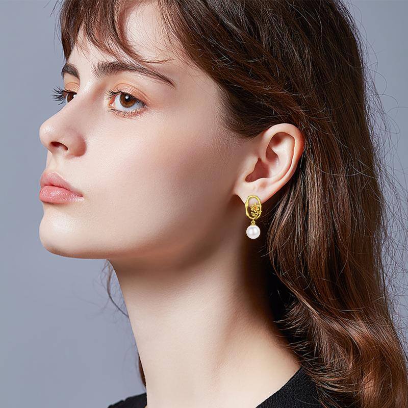 Pearl Dangle Earring